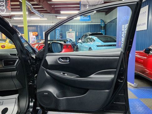 Used 2019 Nissan Leaf SL w/ SL Technology Package image 16