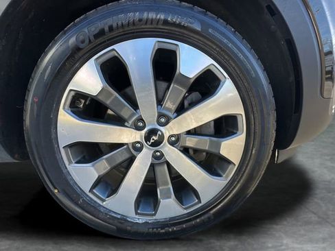 Used 2022 Kia Telluride EX w/ EX Premium Package image 31