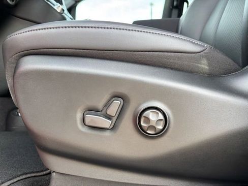 New 2026 Chrysler Pacifica Select AWD/4WD image 13