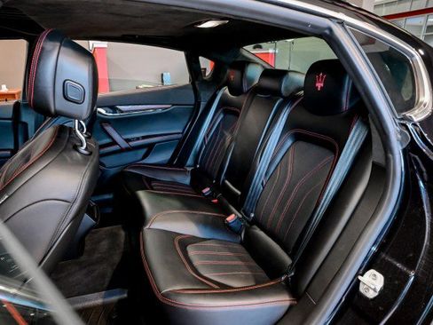 Used 2018 Maserati Quattroporte S GranLusso Q4 AWD/4WD image 18