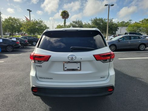 Used 2018 Toyota Highlander XLE FWD image 5