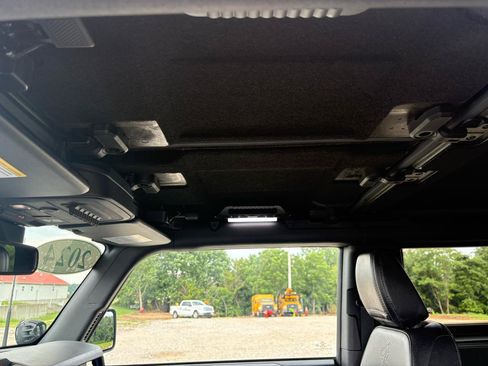 Used 2024 Ford Bronco Black Diamond AWD/4WD image 16