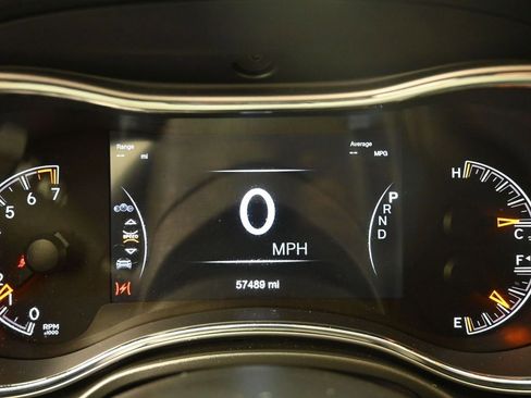 Used 2021 Jeep Grand Cherokee Laredo X image 10