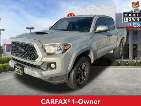 Certified 2018 Toyota Tacoma TRD Sport image 2