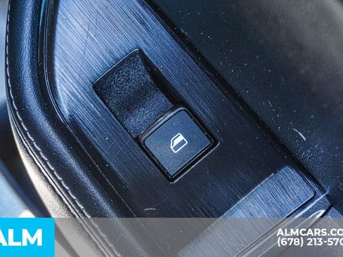 Used 2025 Nissan Rogue SV image 54