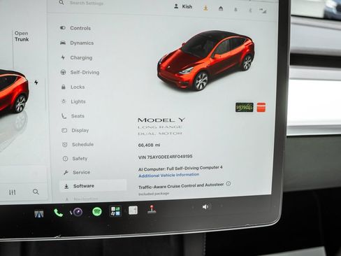 Used 2024 Tesla Model Y Long Range AWD/4WD image 17