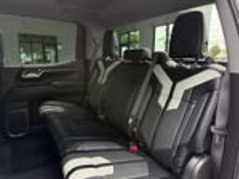 Used 2023 Chevrolet Silverado 1500 RST AWD/4WD image 5