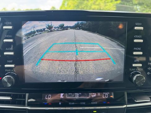 Used 2021 Toyota Sienna LE FWD image 24