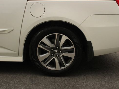 Used 2014 Honda Odyssey Touring image 10