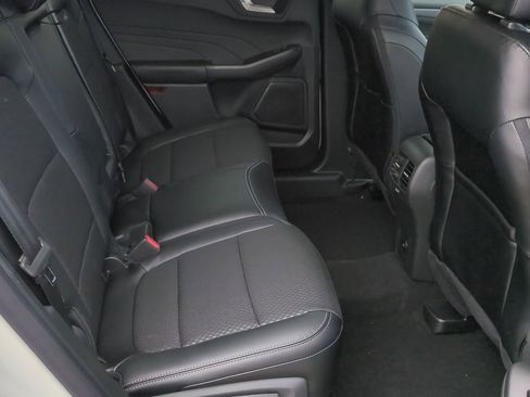 New 2025 Ford Escape SE image 17