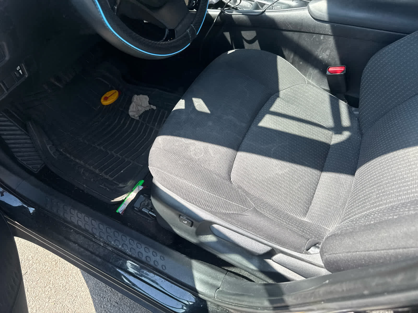 Used 2018 Toyota C-HR XLE FWD image 6