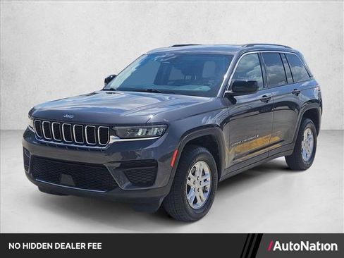 Used 2023 Jeep Grand Cherokee Laredo RWD image 1