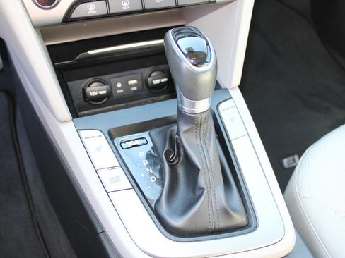 Used 2018 Hyundai Elantra Value Edition image 17