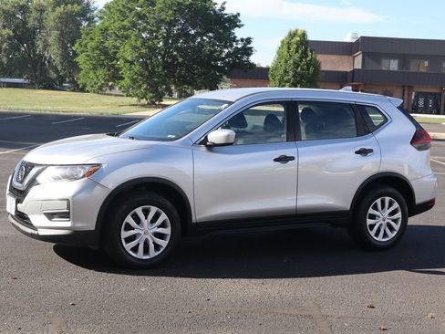 Used 2019 Nissan Rogue S AWD/4WD image 10
