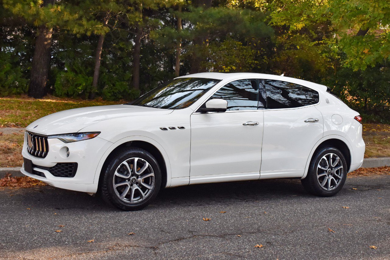 Used 2021 Maserati Levante AWD/4WD image 2