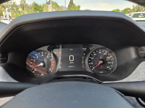 Used 2025 Jeep Compass Latitude AWD/4WD image 28