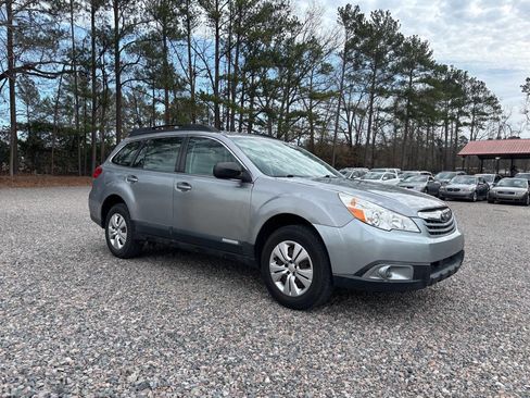 Used 2011 Subaru Outback 2.5i image 4