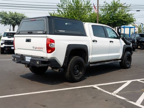 Used 2014 Toyota Tundra SR5 w/ SR5 Upgrade Package AWD/4WD image 4