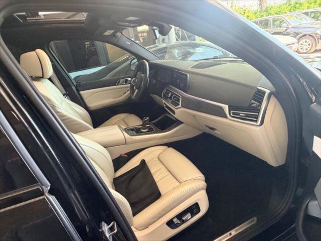 Used 2021 BMW X5 sDrive40i w/ M Sport Package RWD image 14