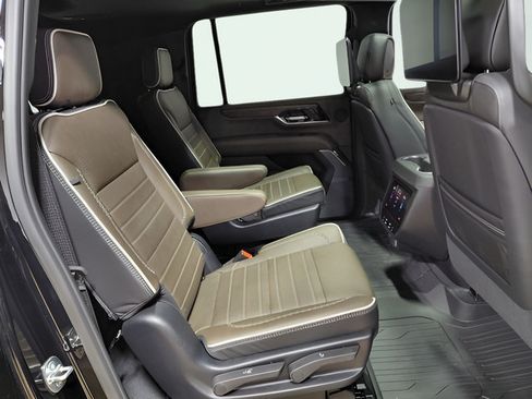 Used 2026 GMC Yukon XL Denali Ultimate w/ LPO, Get Active Package AWD/4WD image 50