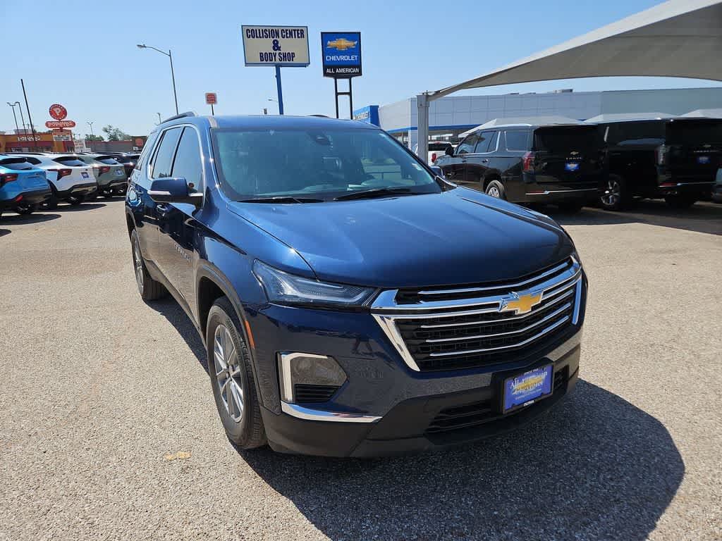 Used 2023 Chevrolet Traverse LT FWD image 2