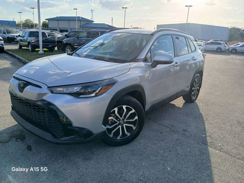 Used 2024 Toyota Corolla Cross AWD Hybrid image 2
