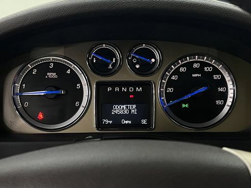 Used 2013 Cadillac Escalade ESV Platinum AWD/4WD image 18