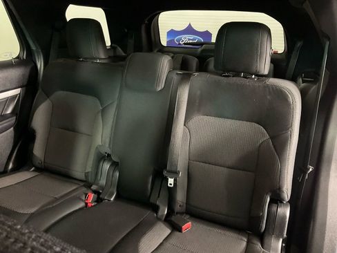 Used 2017 Ford Explorer XLT image 16