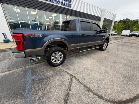 Used 2017 Ford F250 Lariat w/ Lariat Ultimate Package AWD/4WD image 4