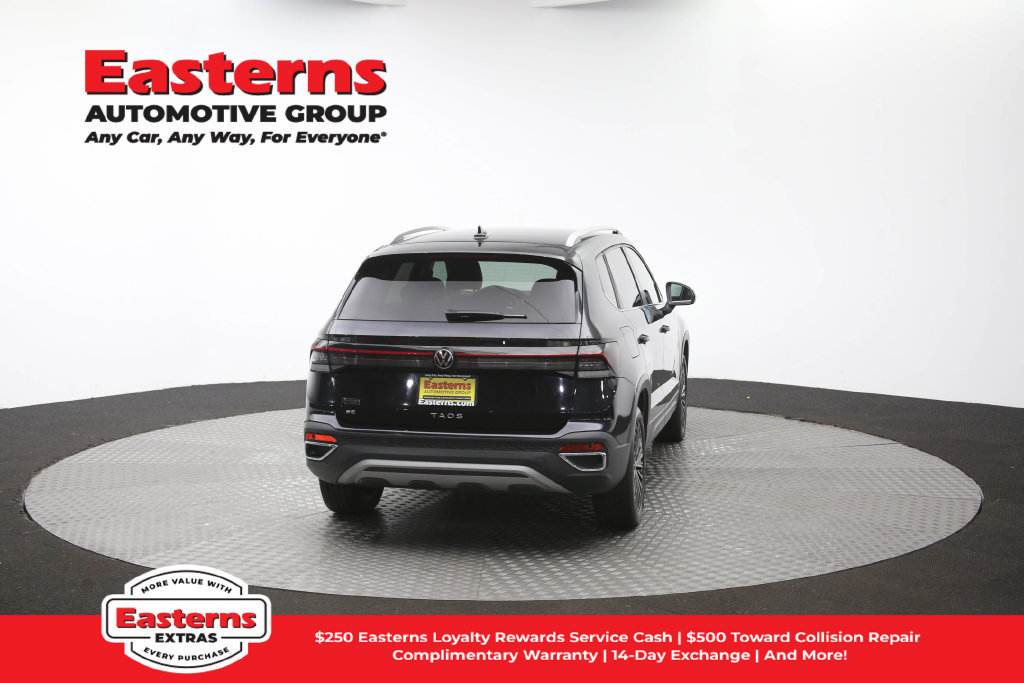 Used 2025 Volkswagen Taos SE FWD image 38