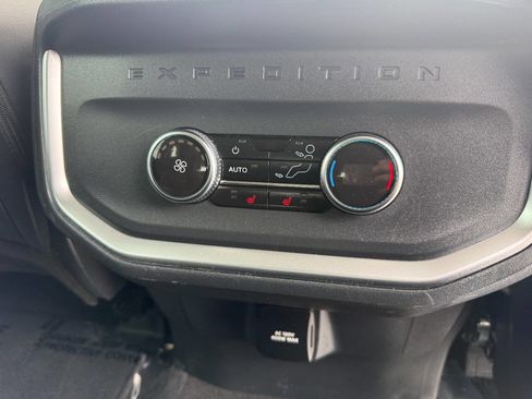 Used 2025 Ford Expedition Max Platinum AWD/4WD image 24