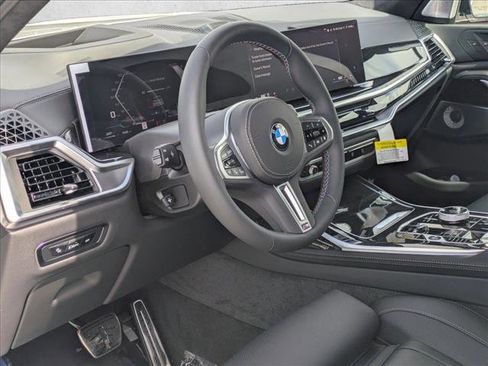 New 2026 BMW X7 M60i image 3