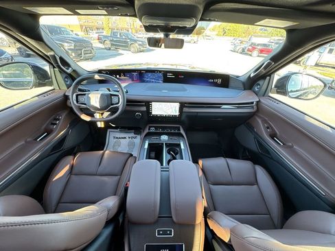 New 2025 Lincoln Navigator Reserve AWD/4WD image 21