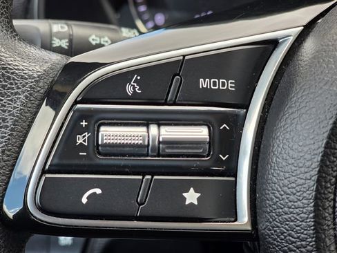 Used 2024 Kia Forte LXS image 8