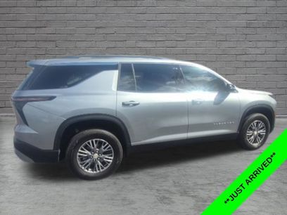 Used 2025 Chevrolet Traverse LT