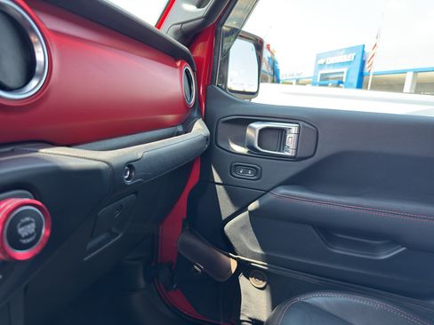Used 2021 Jeep Gladiator Rubicon AWD/4WD image 25