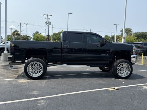 Used 2017 Chevrolet Silverado 2500 LT w/ LT Convenience Package AWD/4WD image 10