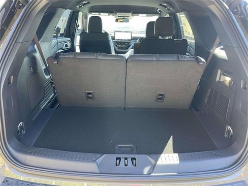 New 2026 Ford Explorer Tremor w/ Tremor Convenience Package image 32