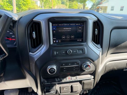 Used 2020 GMC Sierra 2500 4x4 Crew Cab w/ Convenience Package image 28