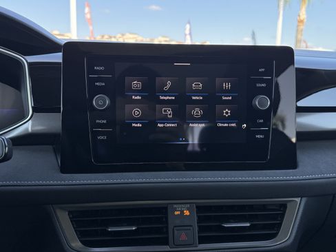 Used 2025 Volkswagen Taos SE FWD image 23