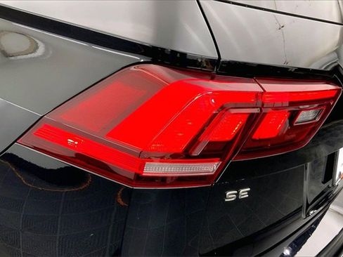 Used 2023 Volkswagen Tiguan SE image 28