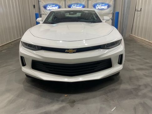 Used 2017 Chevrolet Camaro LT RWD image 7