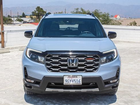 Certified 2023 Honda Passport TrailSport image 2