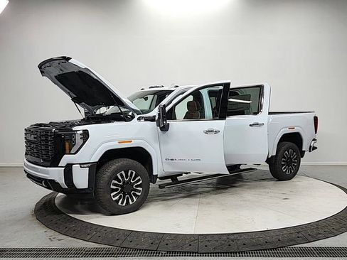 New 2026 GMC Sierra 2500 Denali Ultimate AWD/4WD image 11
