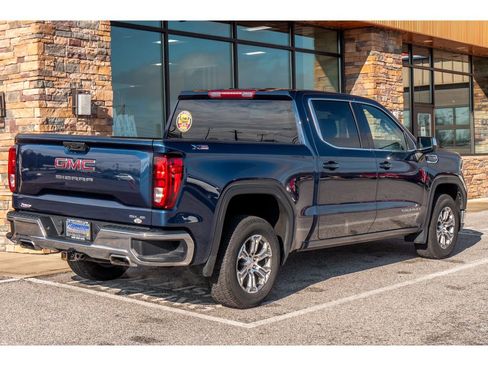 Used 2023 GMC Sierra 1500 SLE w/ X31 Off-Road Package image 3