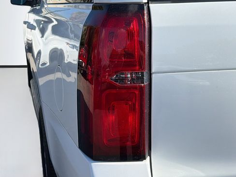 Used 2020 Chevrolet Suburban LS image 10