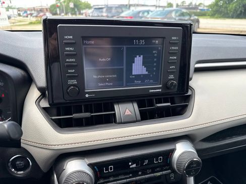 Used 2021 Toyota RAV4 XLE AWD/4WD image 22