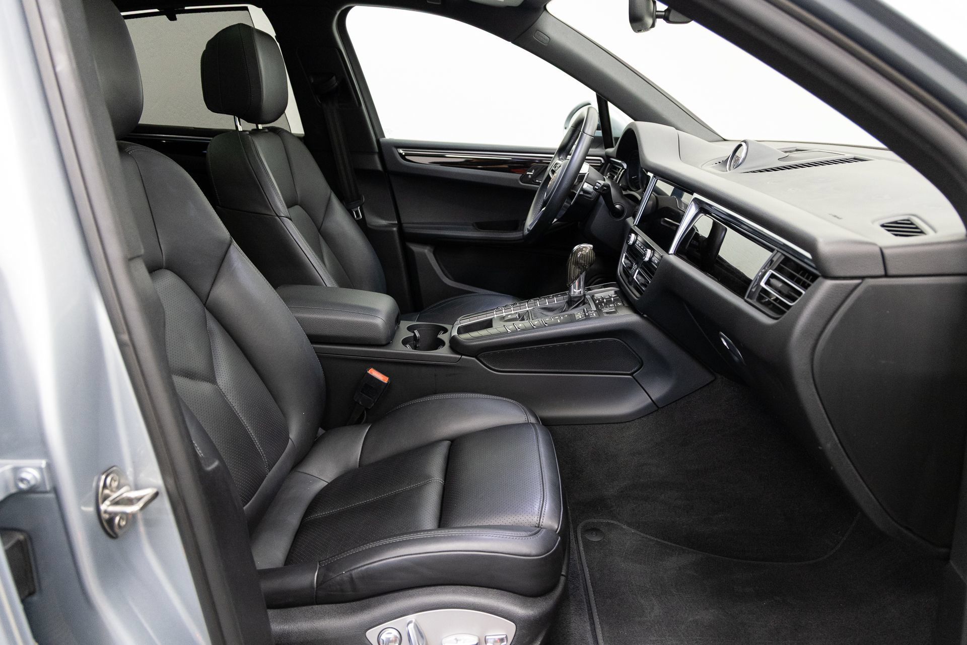 Used 2020 Porsche Macan AWD/4WD image 14