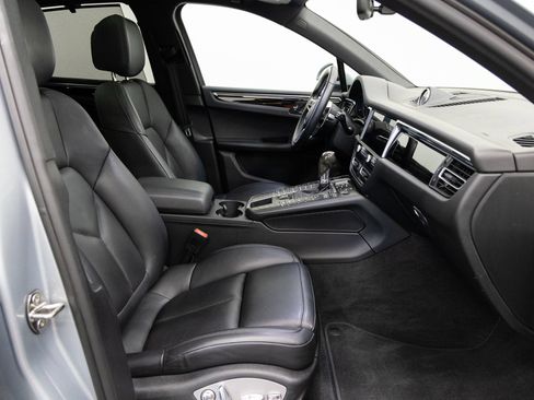 Used 2020 Porsche Macan AWD/4WD image 14