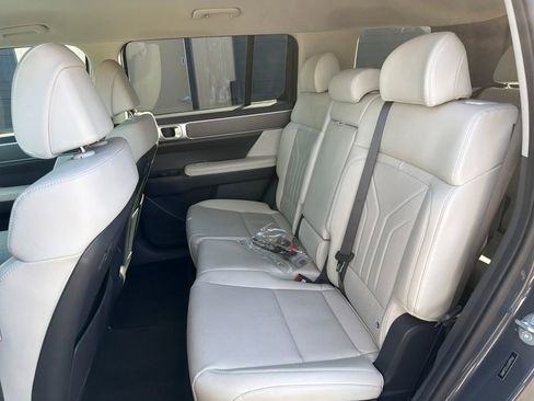 Used 2025 Hyundai Santa Fe SEL image 15